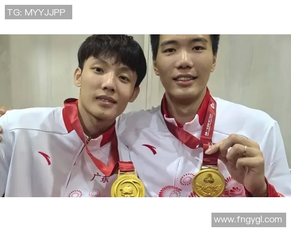 徐杰：从青涩新秀到篮球场上的璀璨明星之路